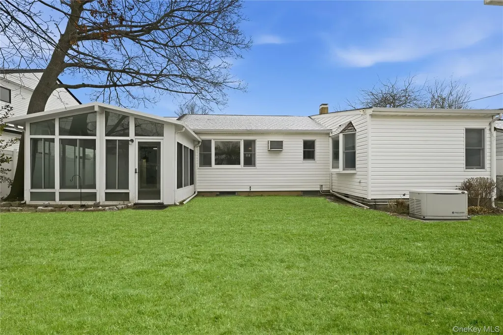 13 Cynthia Lane Plainview NY 11803