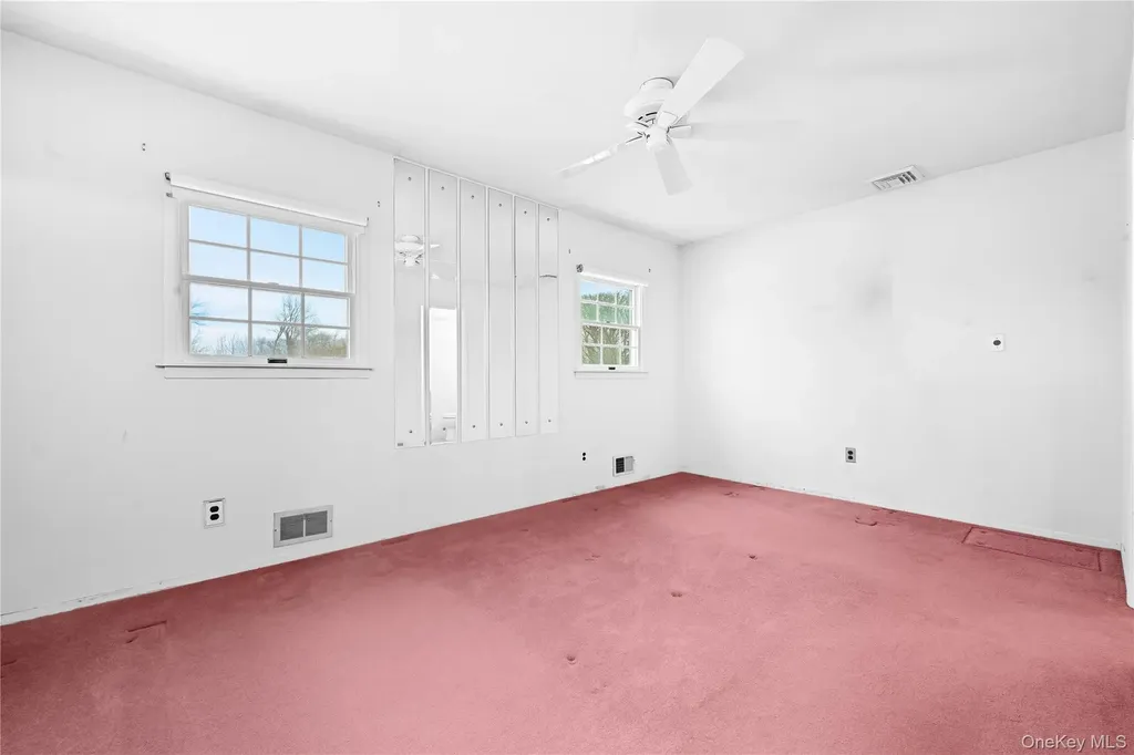 13 Cynthia Lane Plainview NY 11803