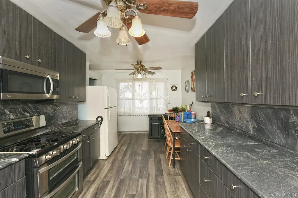 175 Woods Road North Babylon NY 11703