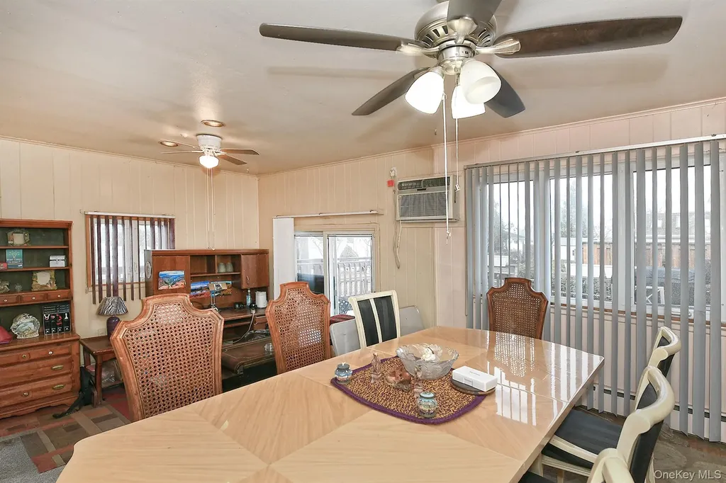 175 Woods Road North Babylon NY 11703