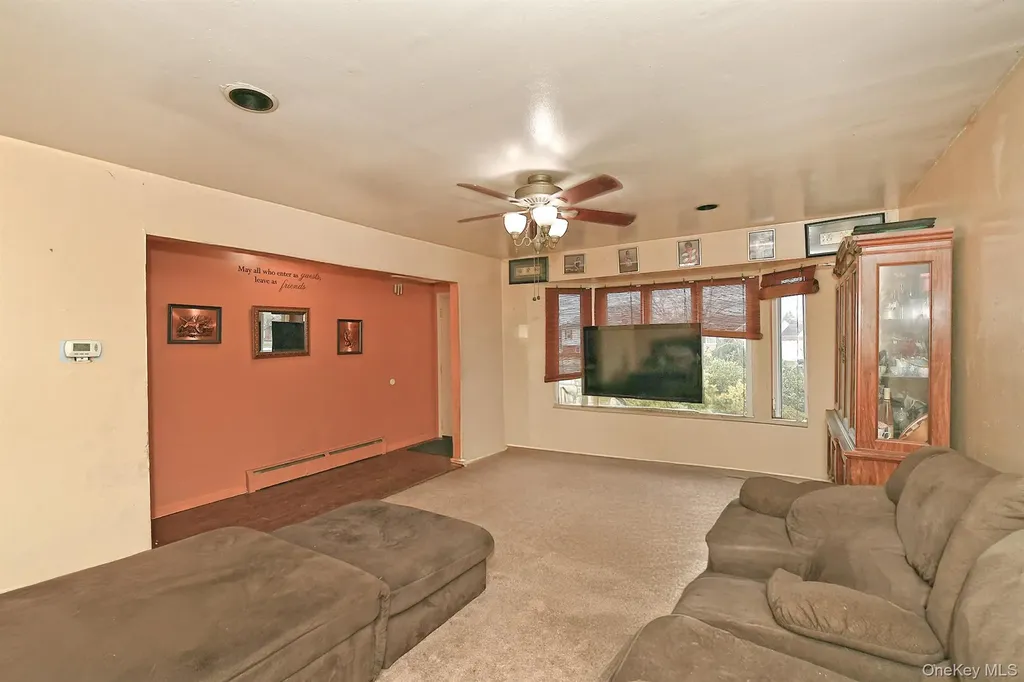 175 Woods Road North Babylon NY 11703