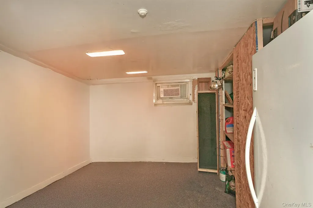 175 Woods Road North Babylon NY 11703