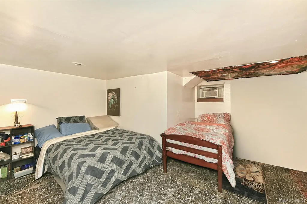 175 Woods Road North Babylon NY 11703