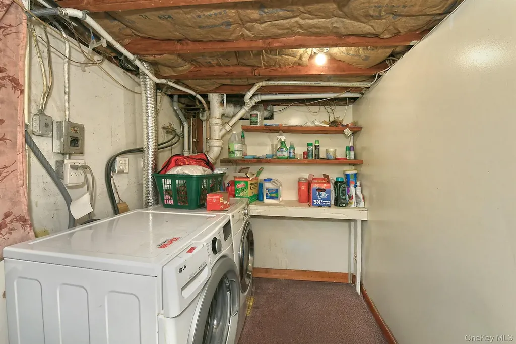 175 Woods Road North Babylon NY 11703