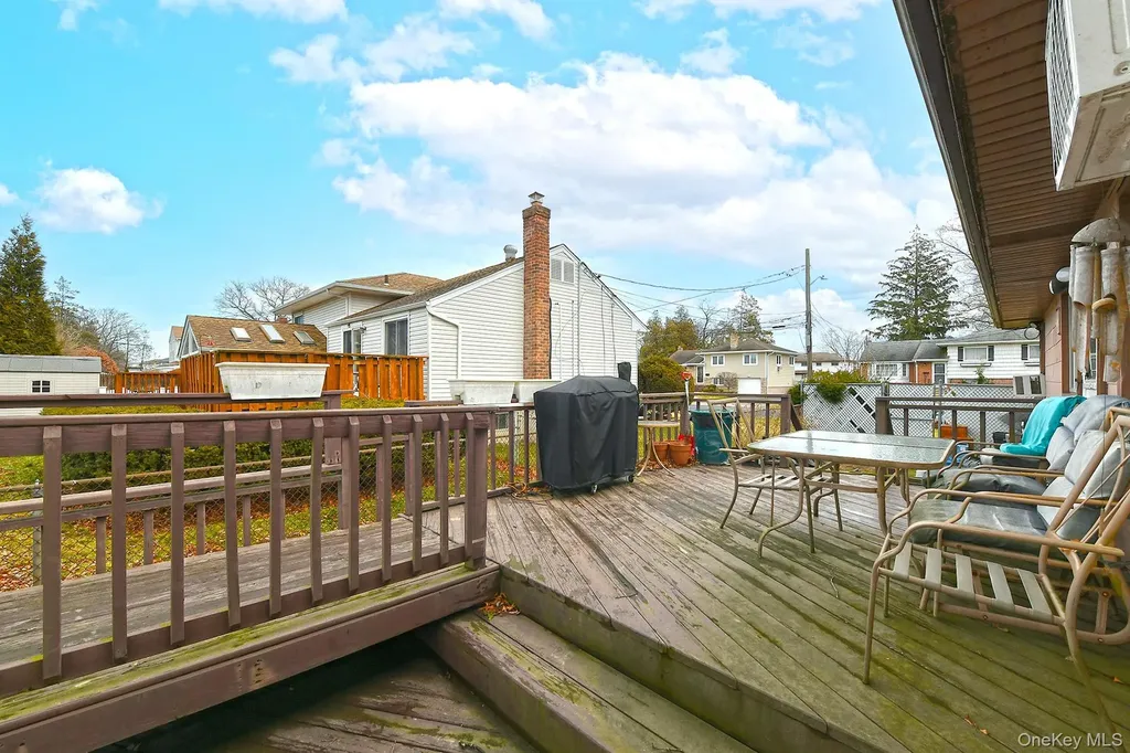 175 Woods Road North Babylon NY 11703