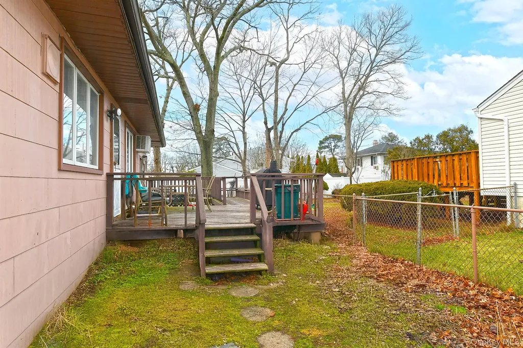 175 Woods Road North Babylon NY 11703