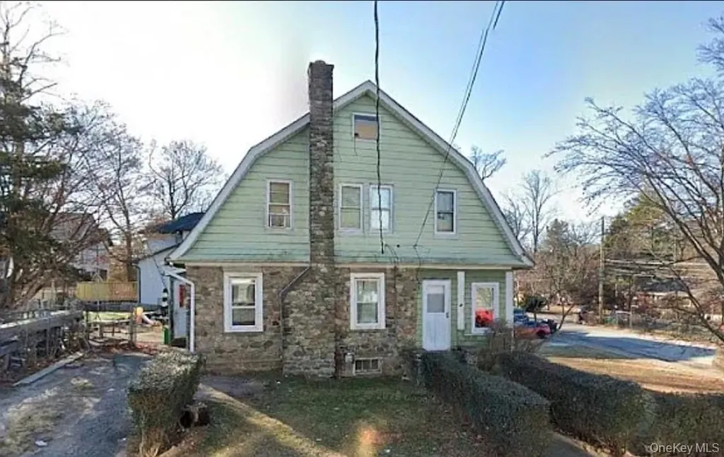 2 Singer Avenue Spring Valley NY 10977