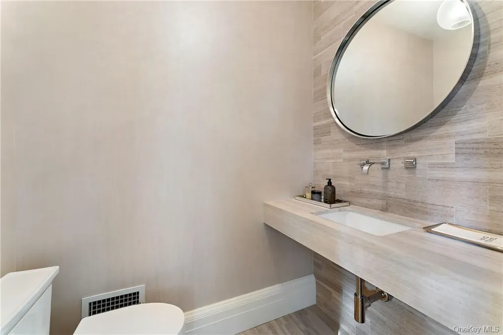 100 Morris Lane Scarsdale NY 10583
