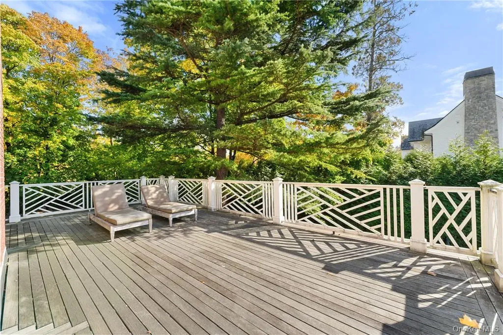 100 Morris Lane Scarsdale NY 10583