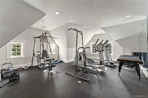 100 Morris Lane Scarsdale NY 10583