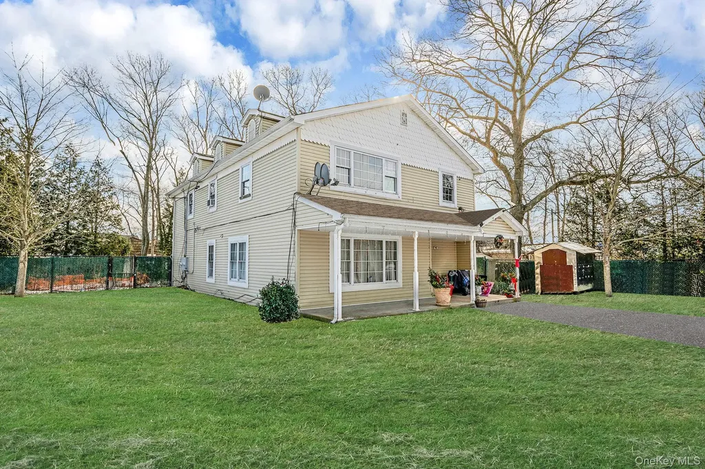 78 Eleanor Avenue Mastic NY 11950