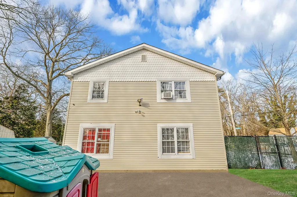 78 Eleanor Avenue Mastic NY 11950