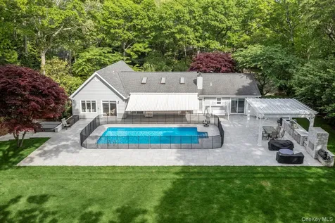 47 Bridle Path Remsenburg NY 11960