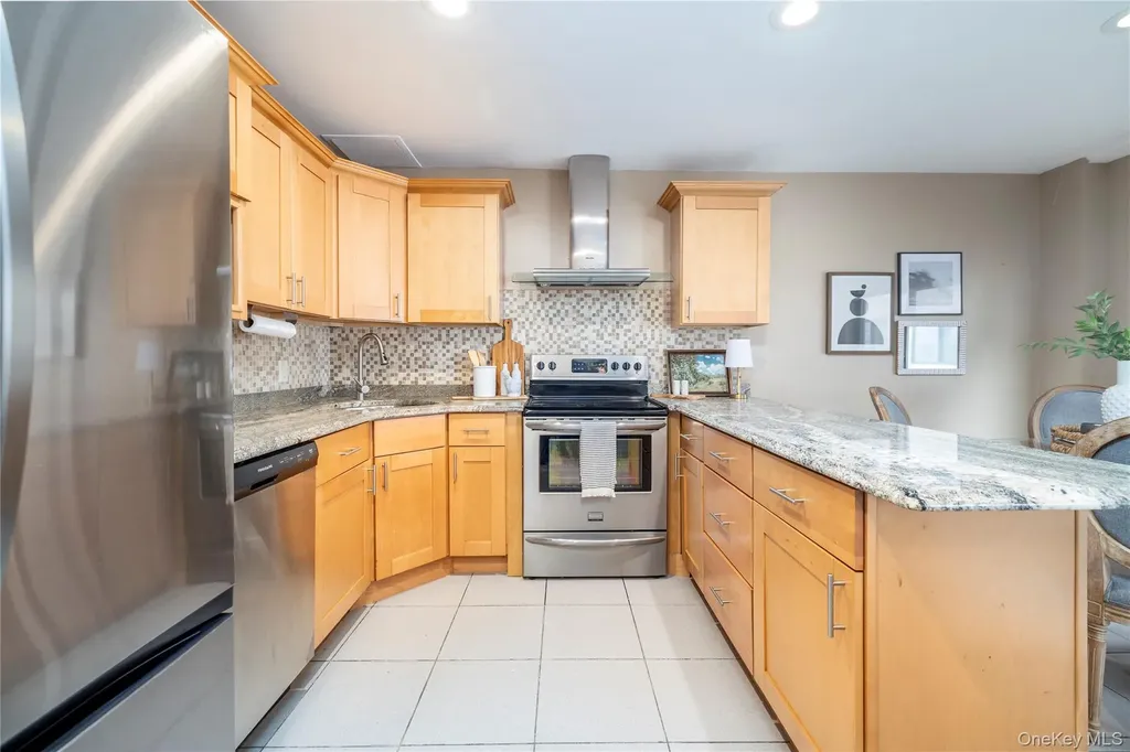 425 Shore Road Long Beach NY 11561