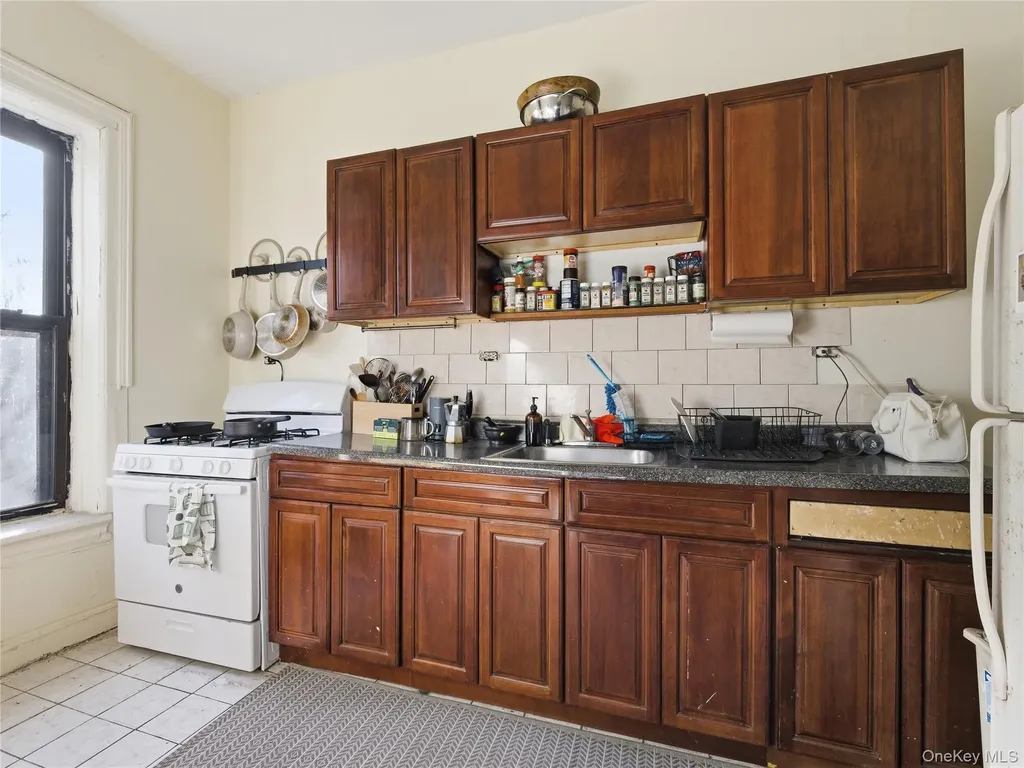 372 Parkside Avenue Brooklyn NY 11226