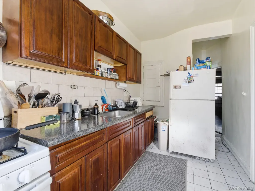 372 Parkside Avenue Brooklyn NY 11226