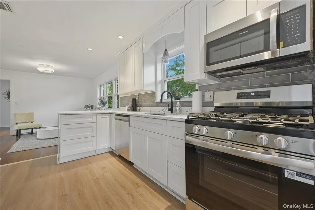 241 Commonwealth Avenue Massapequa NY 11758