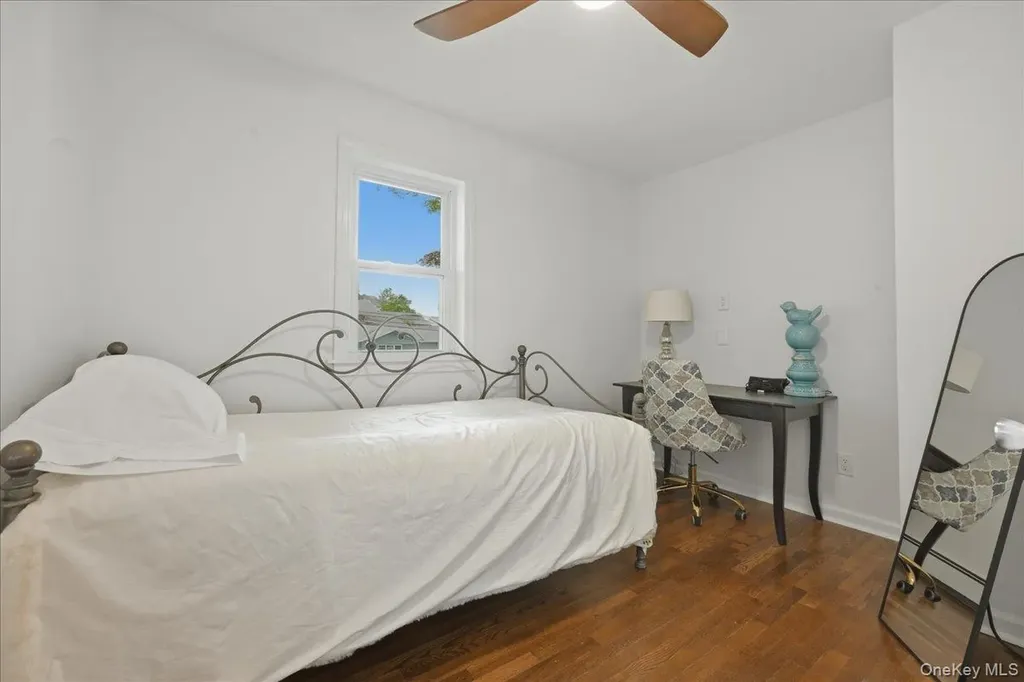 241 Commonwealth Avenue Massapequa NY 11758