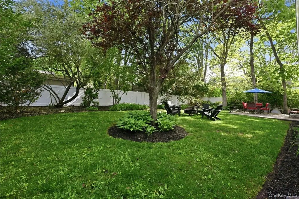 241 Commonwealth Avenue Massapequa NY 11758