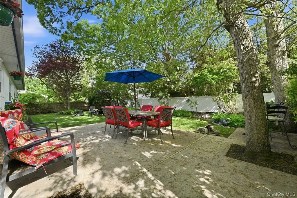 241 Commonwealth Avenue Massapequa NY 11758