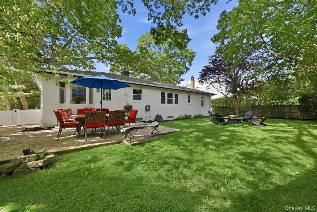 241 Commonwealth Avenue Massapequa NY 11758