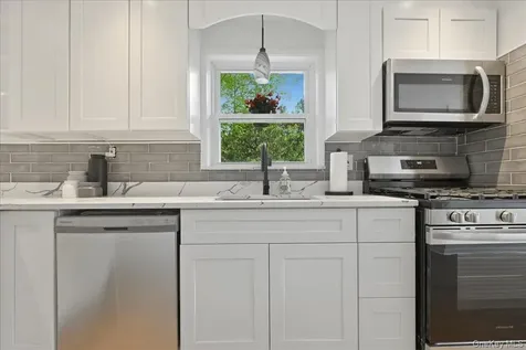 241 Commonwealth Avenue Massapequa NY 11758