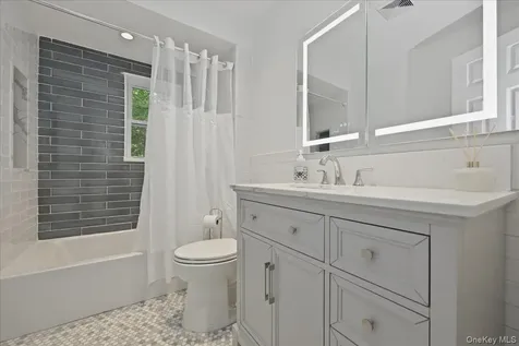 241 Commonwealth Avenue Massapequa NY 11758