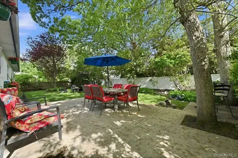 241 Commonwealth Avenue Massapequa NY 11758