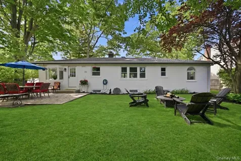 241 Commonwealth Avenue Massapequa NY 11758