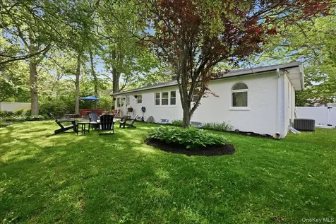 241 Commonwealth Avenue Massapequa NY 11758
