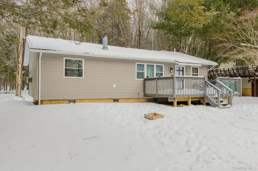 4 Ray Lane Loch Sheldrake NY 12733