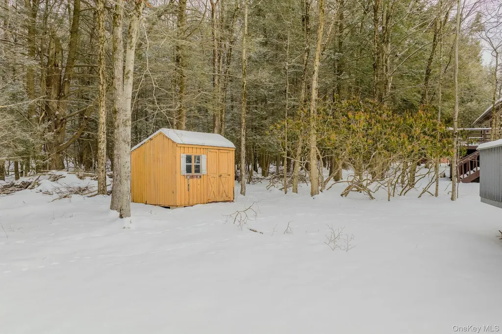 4 Ray Lane Loch Sheldrake NY 12733