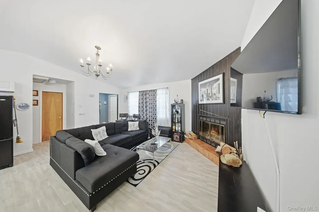 4 Ray Lane Loch Sheldrake NY 12733