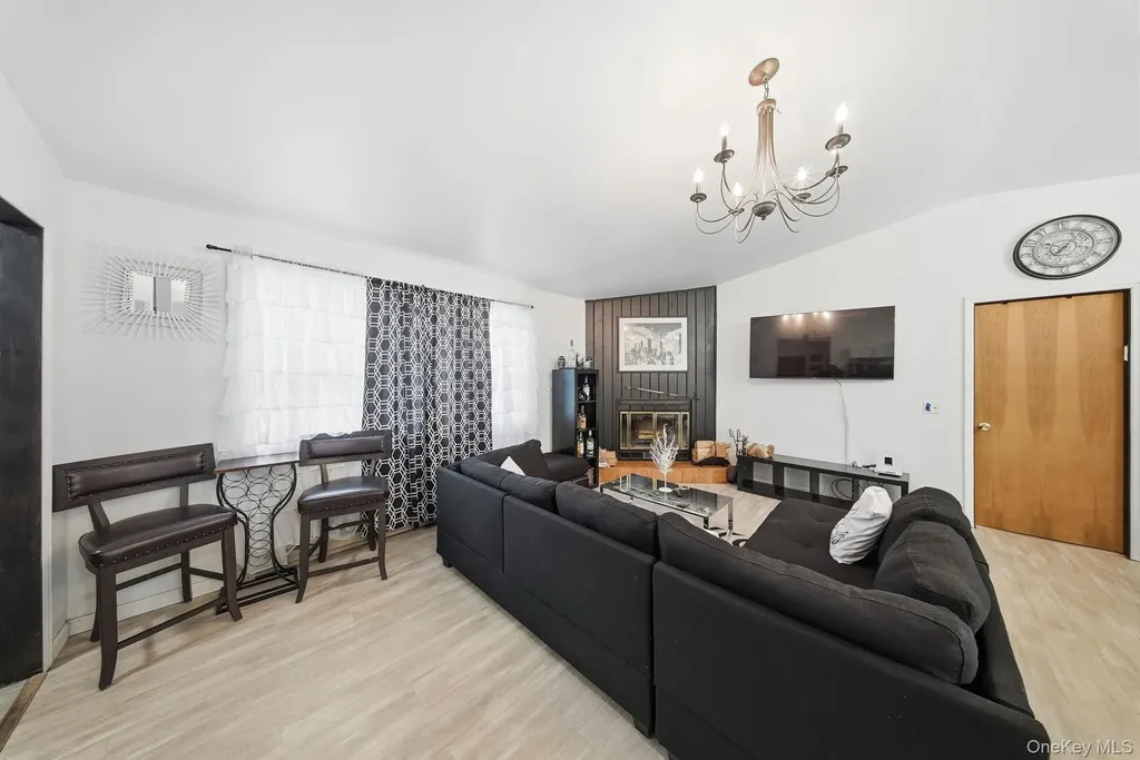 4 Ray Lane Loch Sheldrake NY 12733