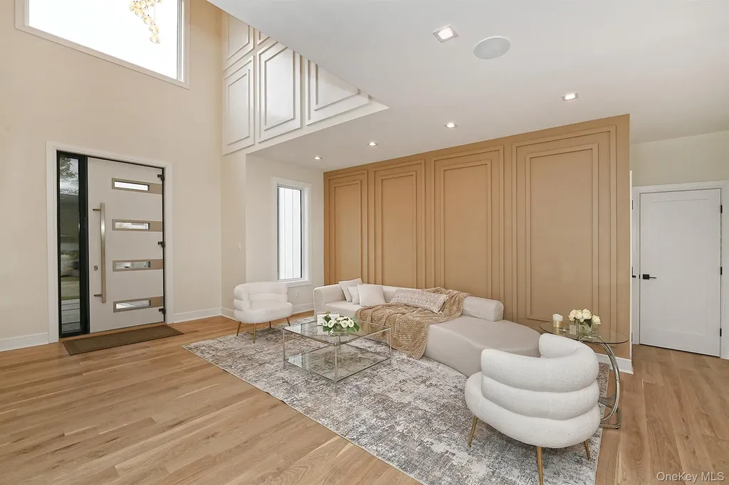 39 Forest Lane Westbury NY 11590