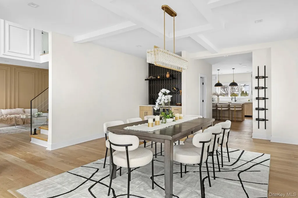 39 Forest Lane Westbury NY 11590