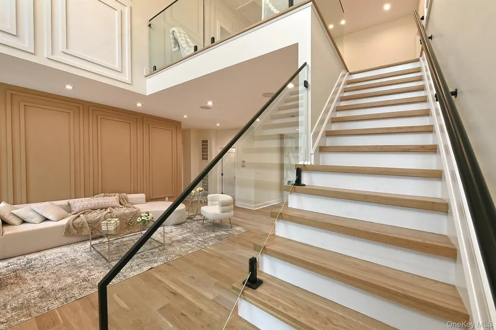 39 Forest Lane Westbury NY 11590