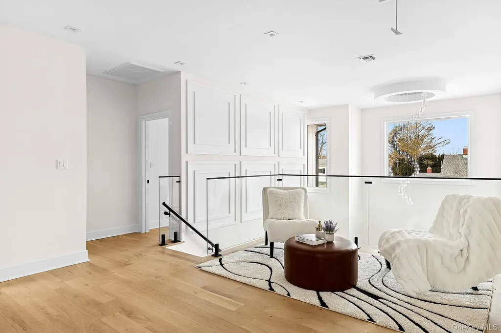 39 Forest Lane Westbury NY 11590
