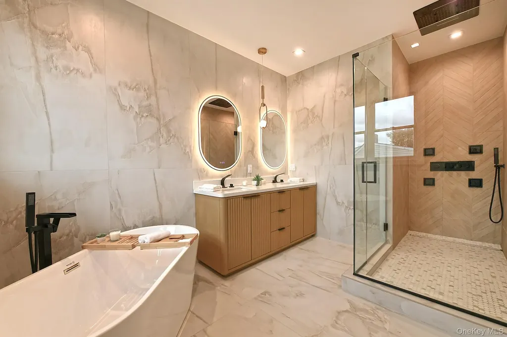 39 Forest Lane Westbury NY 11590