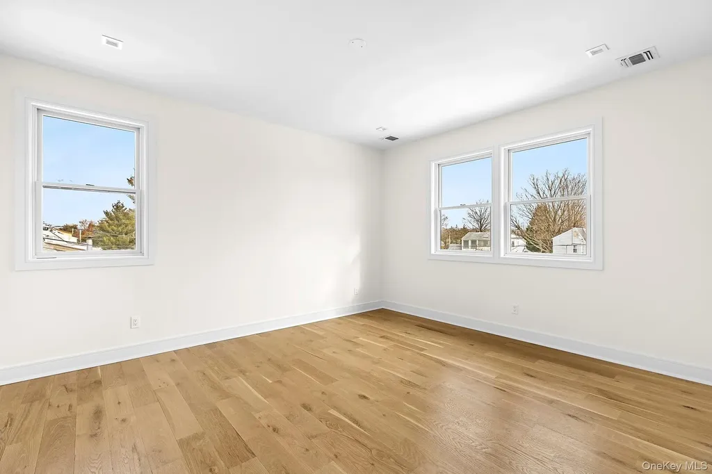 39 Forest Lane Westbury NY 11590