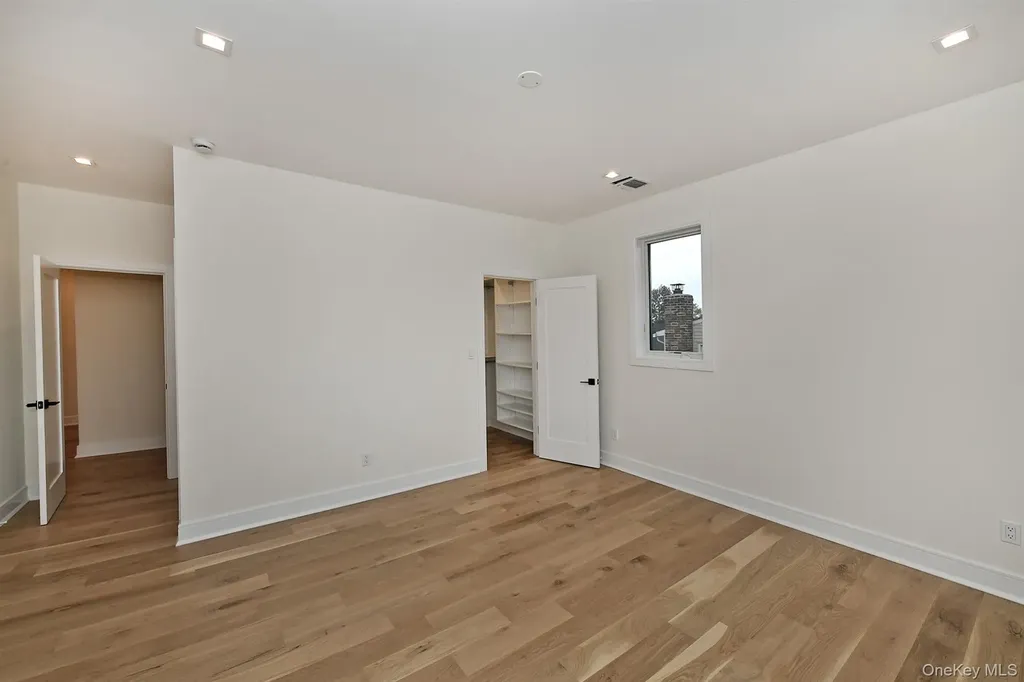 39 Forest Lane Westbury NY 11590