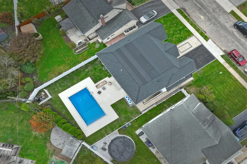 39 Forest Lane Westbury NY 11590