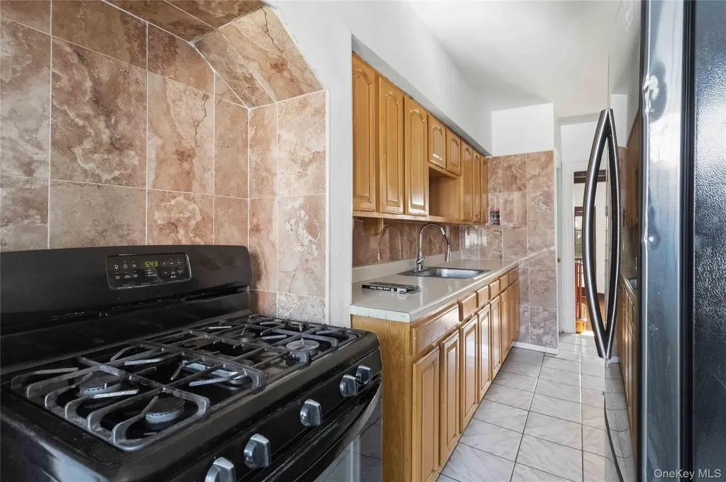 202-07 109th Avenue Saint Albans NY 11412