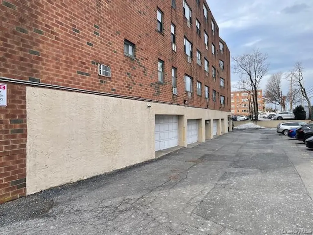 100 Clinton Avenue Mineola NY 11501