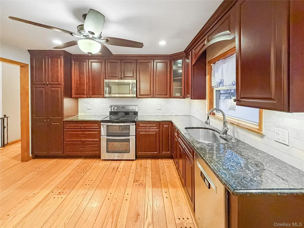 25 E Mountain Road S Cold Spring NY 10516