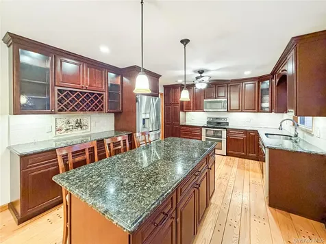 25 E Mountain Road S Cold Spring NY 10516