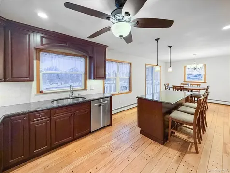 25 E Mountain Road S Cold Spring NY 10516