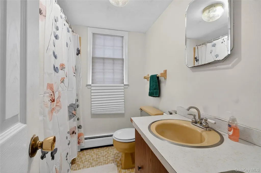4 Lois Lane Monsey NY 10952