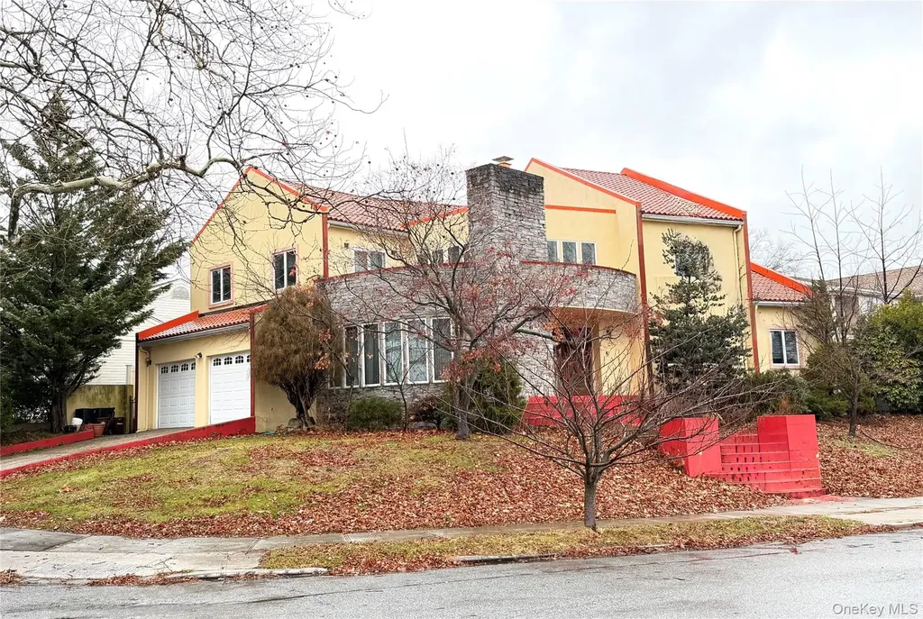 26105 Bridgewater Avenue Glen Oaks NY 11004