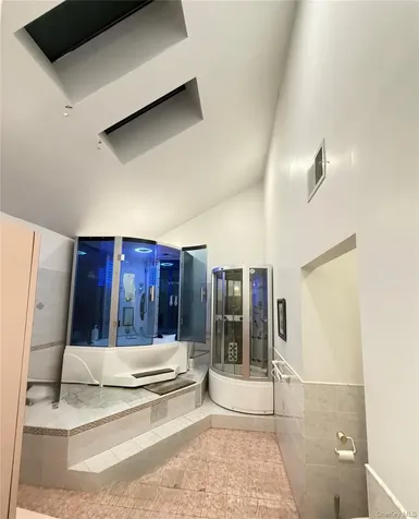 26105 Bridgewater Avenue Glen Oaks NY 11004